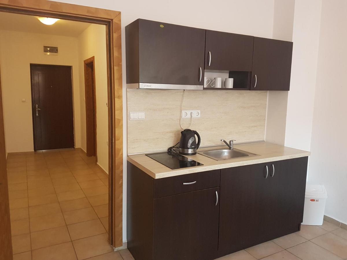 פומורי Salt Lake Aparthotel מראה חיצוני תמונה